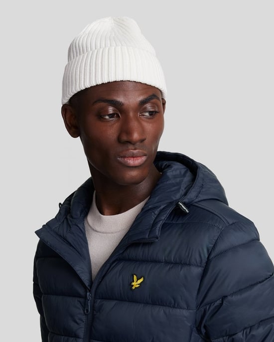 Chaqueta acolchada acolchada en azul marino oscuro con la marca Lyle & Scott - Image 2