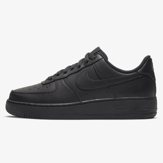 Zapatillas Nike Air Force 1 '07 para mujer en negro - Image 4