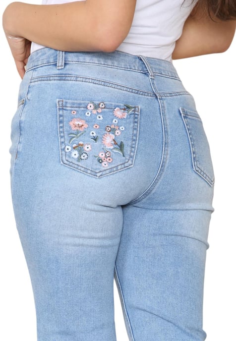 M&Co Jeans Mom de Pierna Recta y Talle Alto para Mujer - Image 6