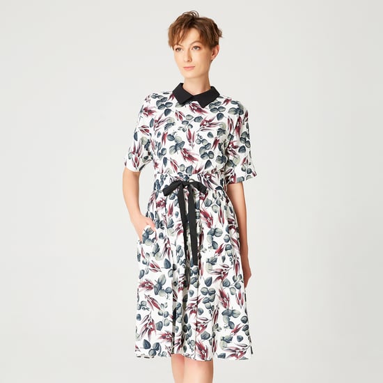 Robe midi trapèze à fines bretelles et lien froncé - Image 1