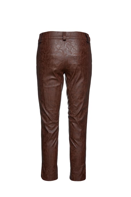 Pantalones 7/8 de Cuero Sintético en Marrón Chocolate - Image 3