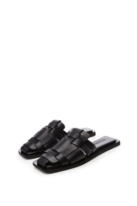 'Sh Akari' Black Leather