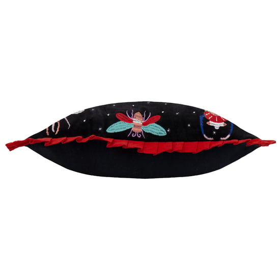 Funda de Cojín de Terciopelo Bordada con Escarabajos Oscuros Wylder - Image 3