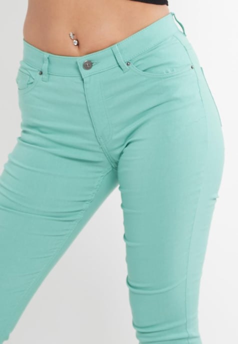 MYT Chinos ajustados y superelásticos para mujer, color verde menta - Image 5
