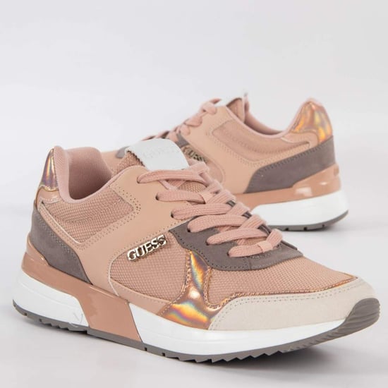 Zapatillas Guess para mujer en color nude - Image 2