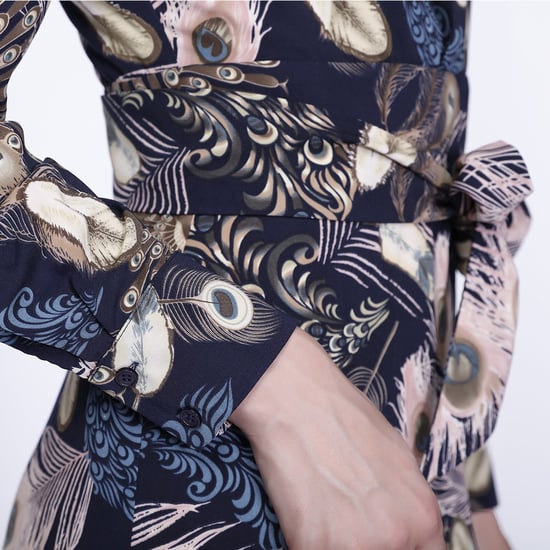 Bohemian style long dress with ruffles and feathers print - Image 3