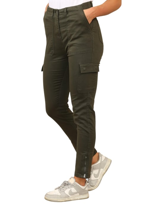 MYT Pantalones Cargo Chino Tobilleros para Mujer en Caqui - Image 3