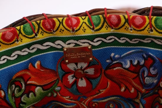 Bolso de Paja con Cristales Multicolor AGNESE de Dolce & Gabbana con Pom Pom - Image 6