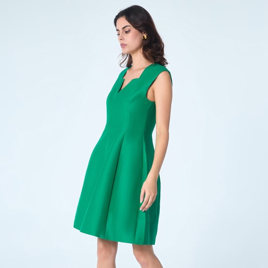 Fit-and-flare satin short dress square V neckline - Image 2