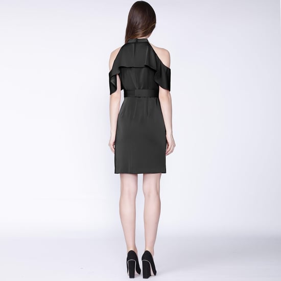 Fitted dress with large ruffles and bare shoulders - Image 2