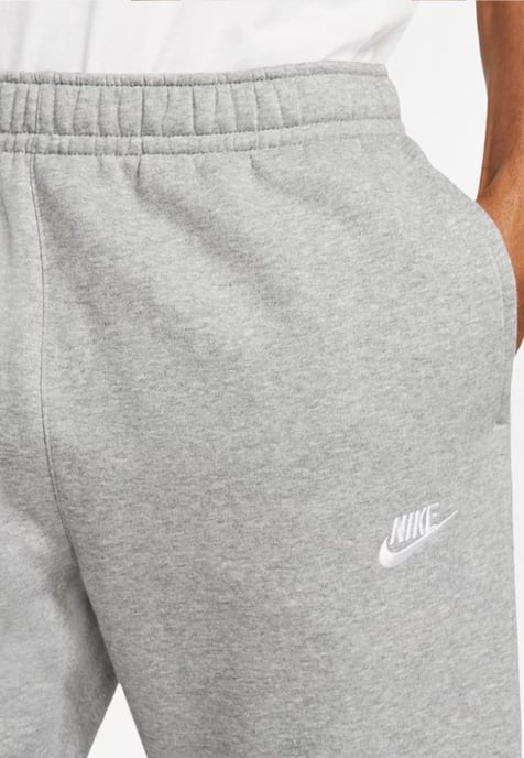 Joggers Nike Sportswear Club Fleece Grises - Image 3