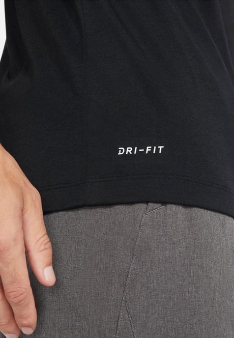 Camiseta Nike Pro Dri Fit para hombre en negro - Image 4