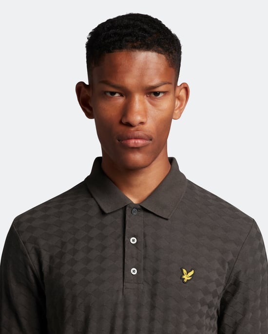 Polo de manga corta con rombos gris metalizado de Lyle & Scott - Image 4