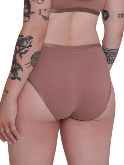 Romance Tai Brief