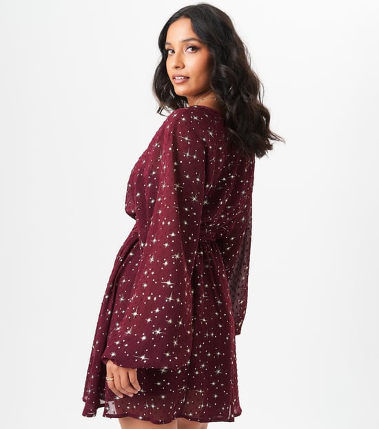 Vestido Mini de Manga Larga con Estampado de Estrellas Negras - Image 4