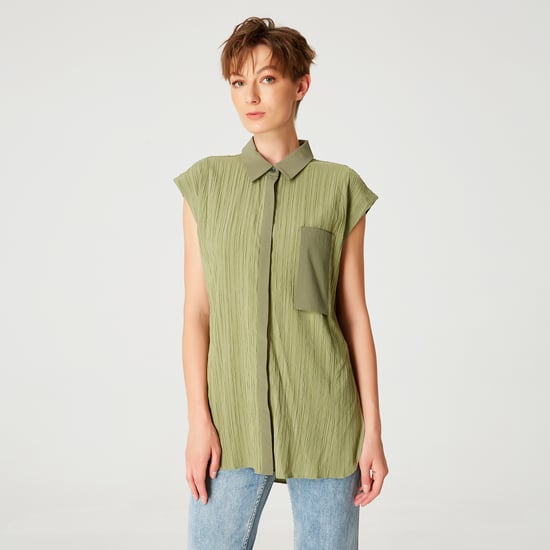 Sleeveless shirt with patch pocket - Image 4