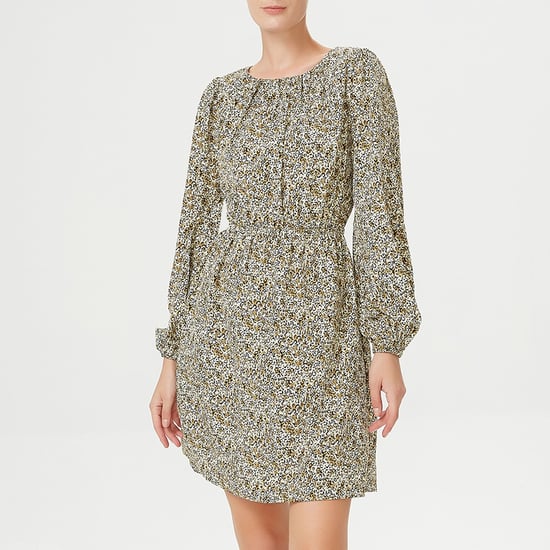 Short dress with elasticated size and flower print - Image 5