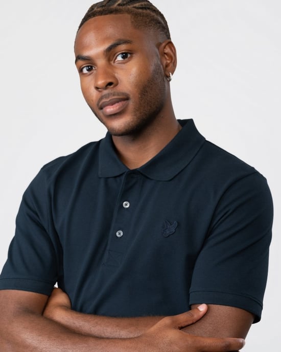 Lyle & Scott Polo Tonal Eagle azul marino - Image 2