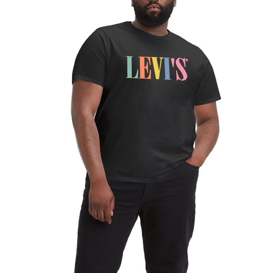 Men's Levis B&T Big Graphic T-Shirt in Black - Image 4