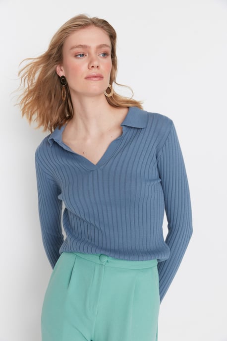 Trendyol Women's Straight Sweater - Image 1