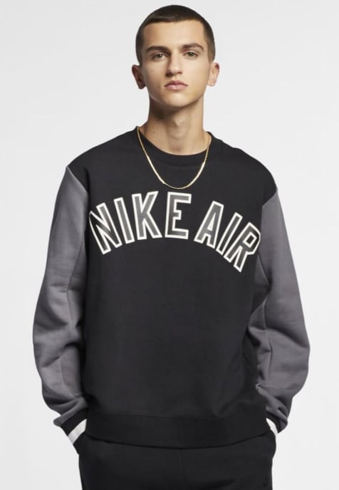 Sudadera negra con cuello redondo y tejido polar Air de Nike - Image 1