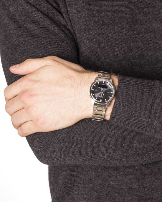 Casio Radio Controlled Men's Silver Watch LCW-M170D-1AER - Image 3