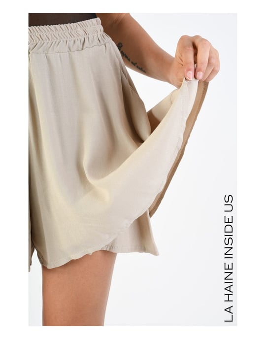 La Haine Inside Us Bermudas de mujer beige - Image 5