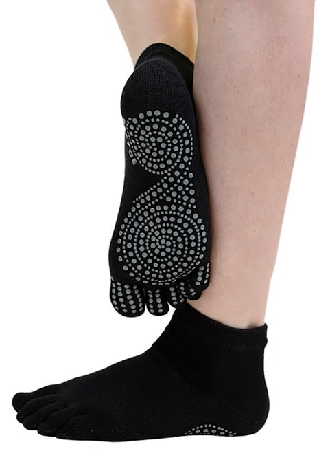 TOETOE - Calcetines de dedo antideslizantes y que absorben la humedad para yoga / pilates para hombres y mujeres - Negros - Image 2