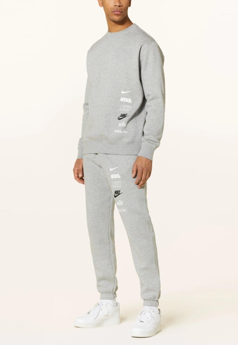 Chándal gris jaspeado con logo pequeño Club Fleece Plus de Nike - Image 1