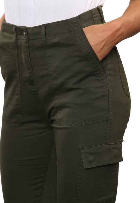 MYT Pantalones Cargo Chino Tobilleros para Mujer en Caqui - Image 5