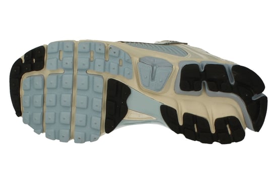 Nike Womens Zoom Vomero 5 Trainers White - Image 5