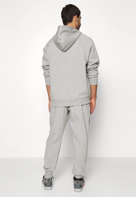 Under Armour Chándal con gráfico Rivel en gris para hombre - Image 2