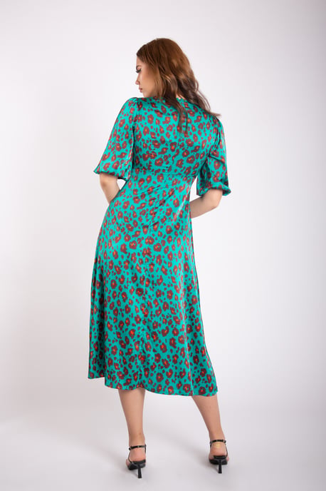Vestido midi recto con cuello en V y estampado animal - Image 4