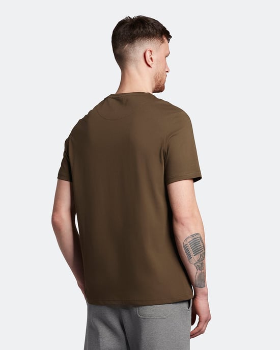 Lyle & Scott Plain T-Shirt in Olive - Image 3