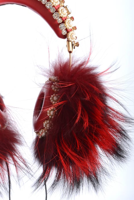 Auriculares Dolce & Gabbana para mujer con piel y joyas - Image 4