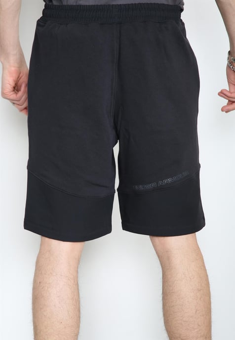 Pantalones cortos de entrenamiento Under Armour para hombre en negro - Image 2