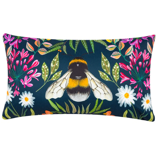 Wylder Tropics Casa de Flores Zinnia Bee Cojín Rectangular para Exterior - Image 1