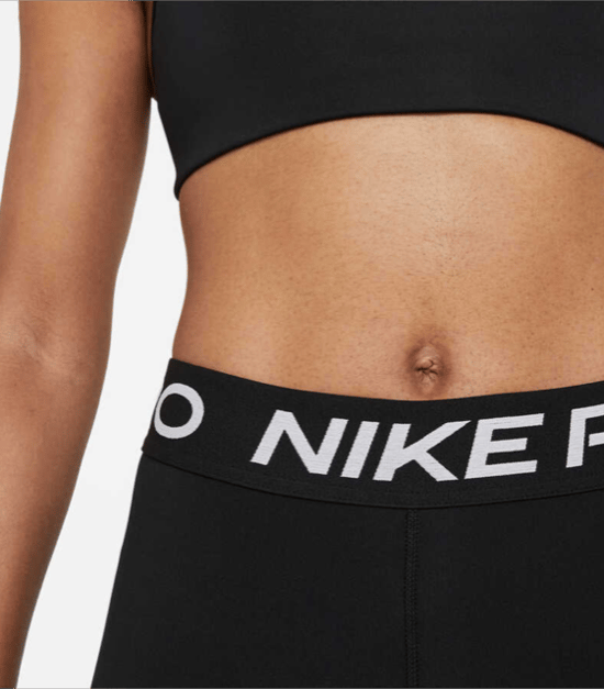 Leggings Cortos de Cintura Alta Nike Pro para Mujer en Negro - Image 6