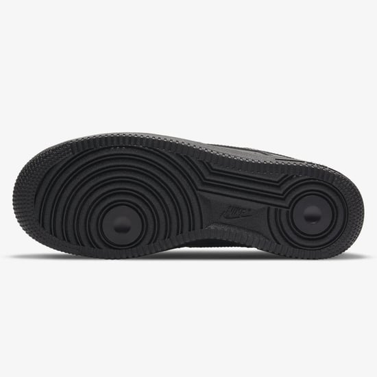 Zapatillas Nike Air Force 1 '07 para mujer en negro - Image 6