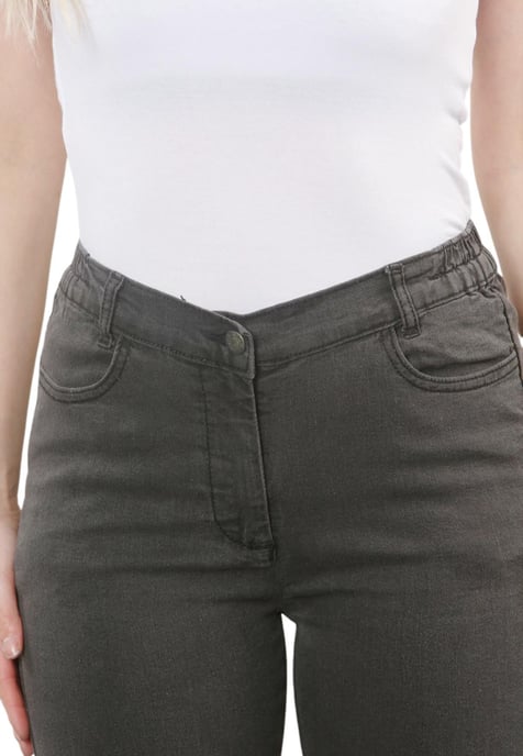 MYT Womens Jeans con cintura elástica lateral en Charcoal - Image 4