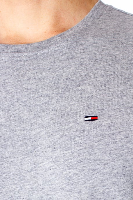 Tommy Jeans Tee SS Flag Slim Fit Shirt Gris - Image 3