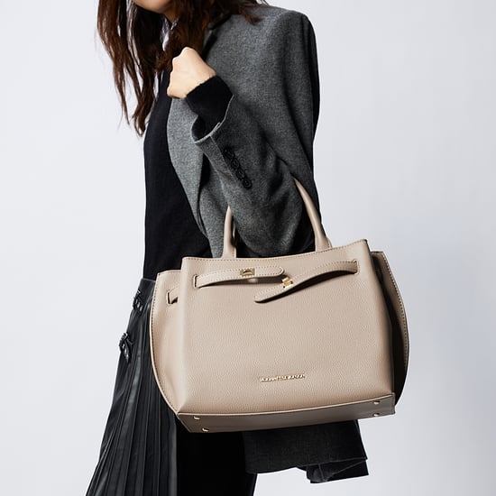 VICTORIA HYDE Lambeth Shoulder Bag Beige - Image 6