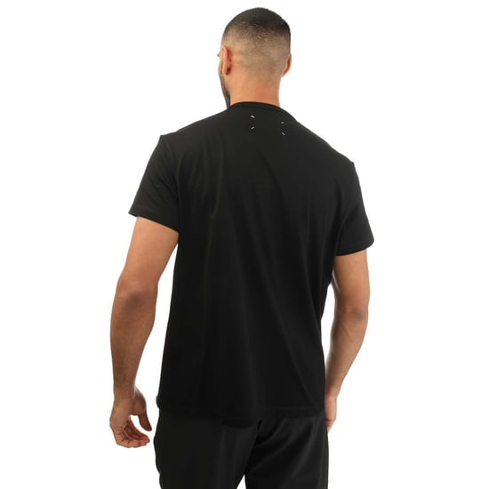 Camiseta de logo de texto bordado de Maison Margiela para hombre en negro - Image 2