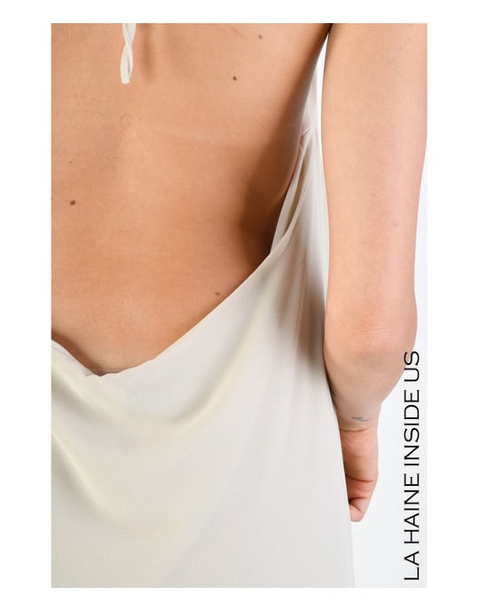 La Haine Inside Us Vestido de mujer beige - Image 6