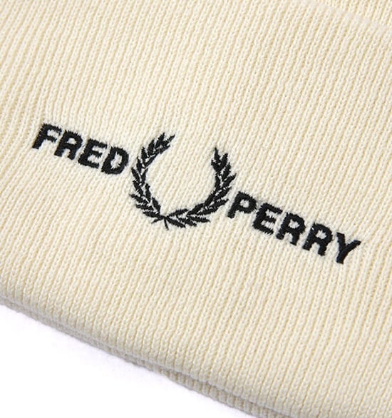 Gorro Fred Perry Classic Logo Blanco Crudo - Image 3