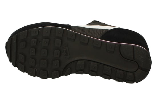 Zapatillas Nike MD Runner 2 negras para mujer - Image 5