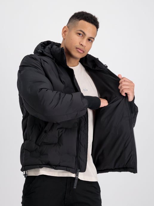 Chaqueta acolchada con capucha y logo de Alpha Industries Negra - Image 3
