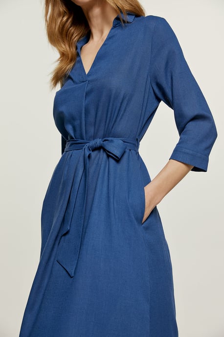 Vestido midi estilo lino azul con cinturón - Image 4