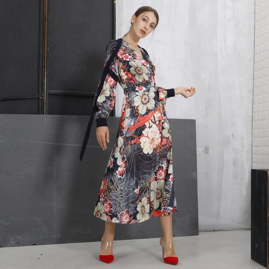 Wrap dress in macro floral print and satin bias - Image 3