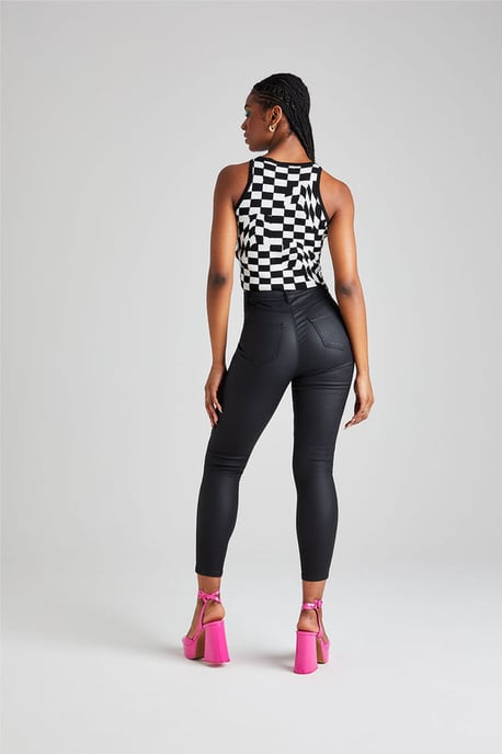 BLACK PATTERN PETITE MONO CHECK TOP